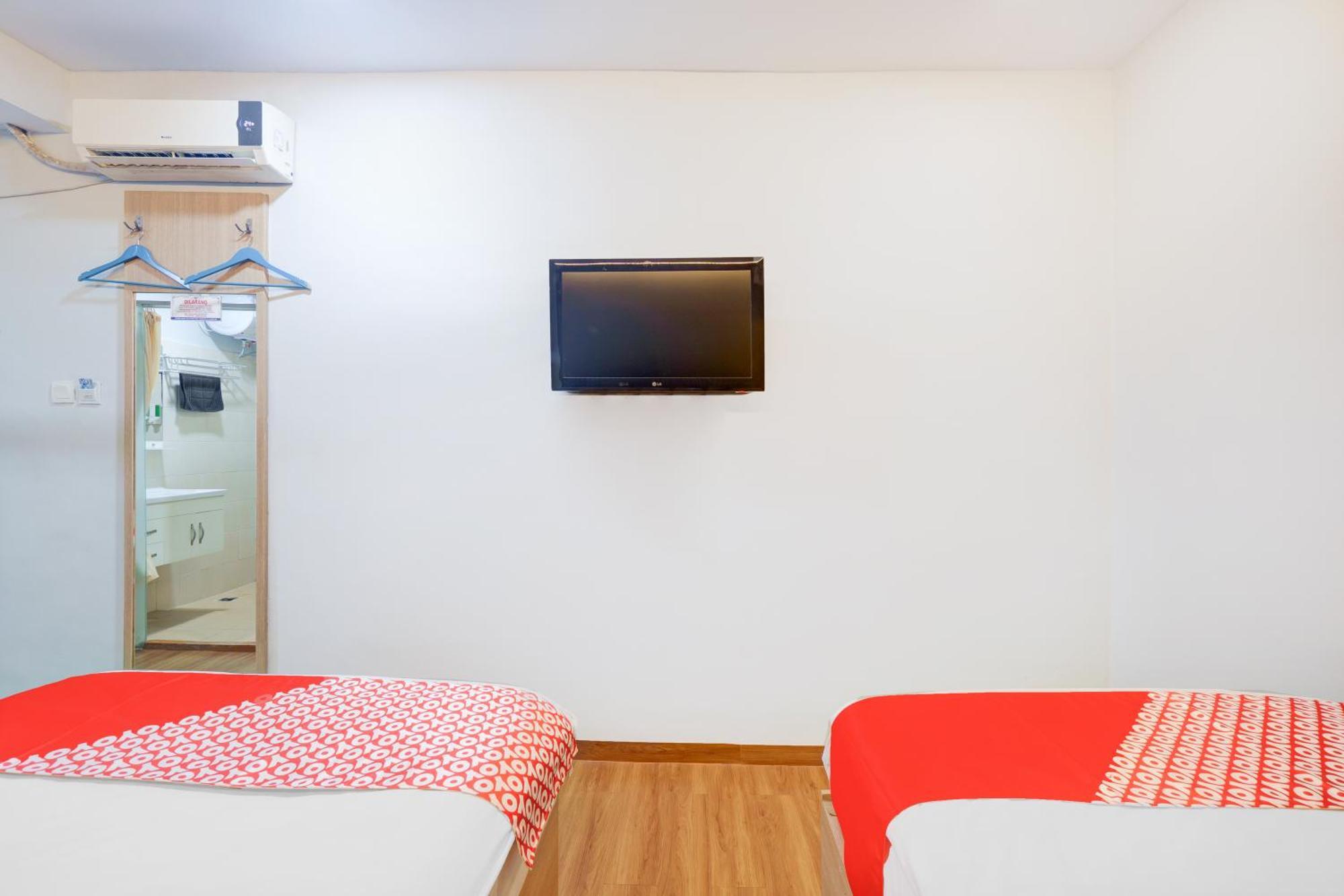Capital O 94542 Hotel Suba จาการ์ตา ภายนอก รูปภาพ