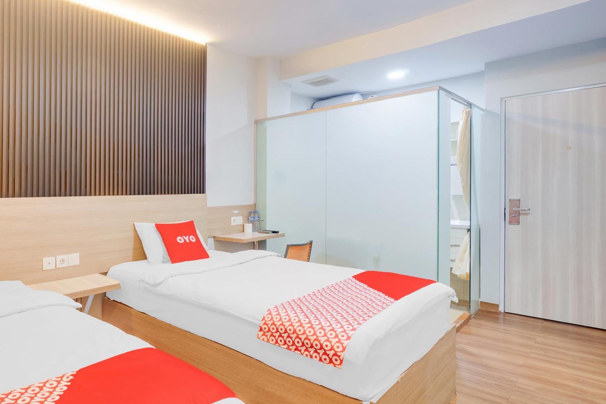 Capital O 94542 Hotel Suba จาการ์ตา ภายนอก รูปภาพ